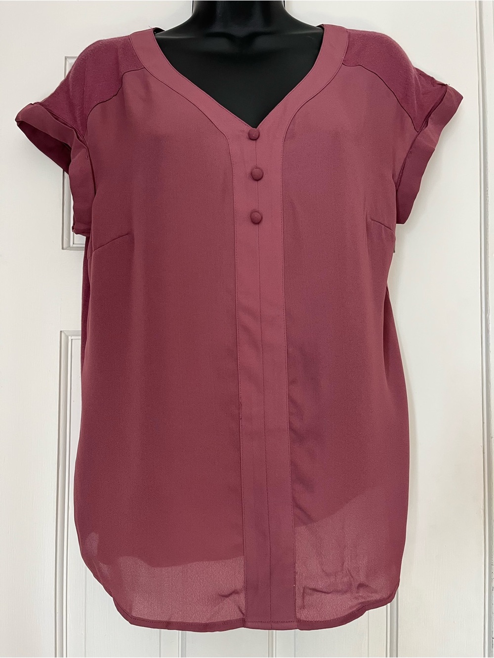 Womens Dusty Rose V-Neck Button-Front Blouse